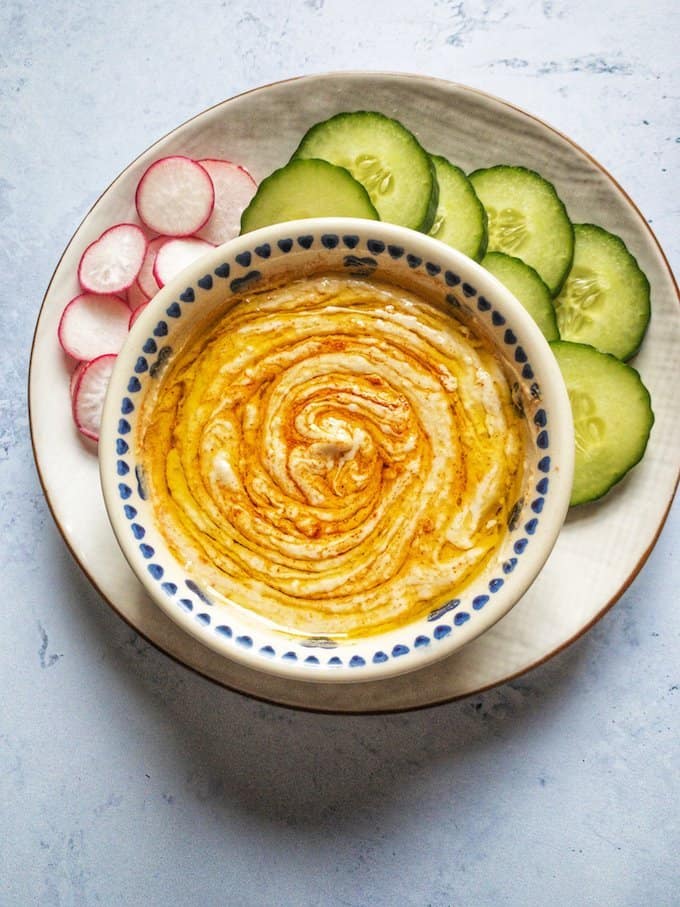 White Bean Hummus with veggie crudités 