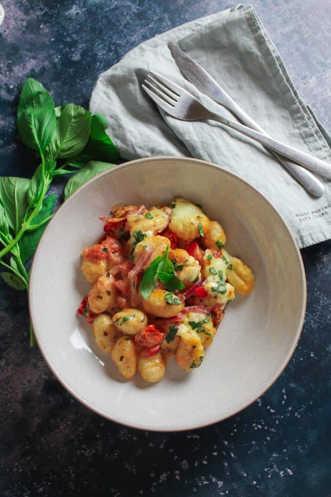 Gnocchi Bake with Tomato, Mozzarella and Red Pepper