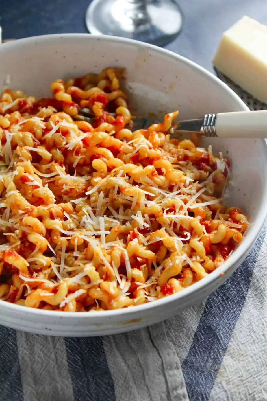 Simple Tomato Pasta Sauce with Butter and Onion
