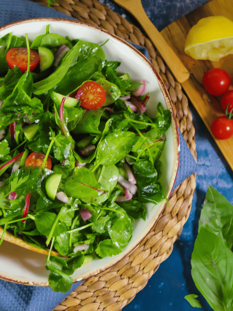calories in green salad no dressing Calories in Mixed Salad Greens and Nutrition Facts