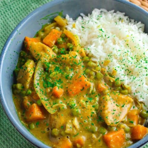 Slow cooker chicken curry and rice.